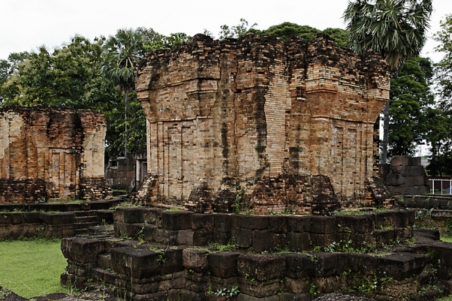 Prasat Sa Kamphaeng Yai-048